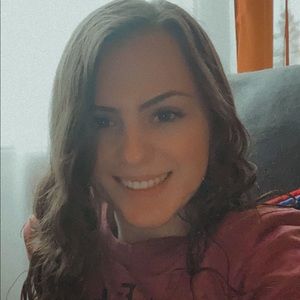 Meet your Posher, Raquel